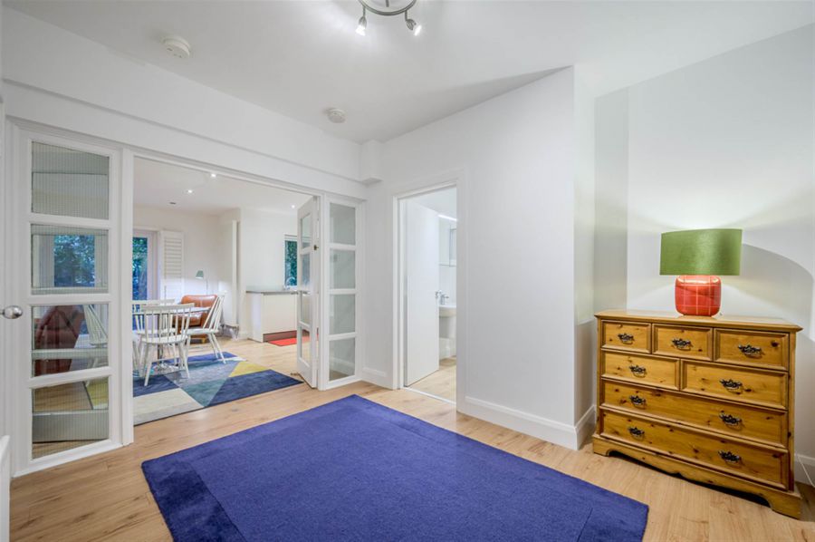 Flat 2 Holyrood Manor