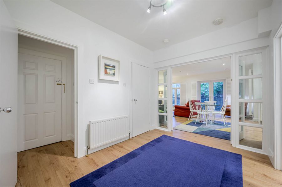 Flat 2 Holyrood Manor