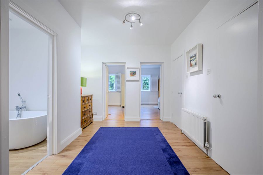 Flat 2 Holyrood Manor
