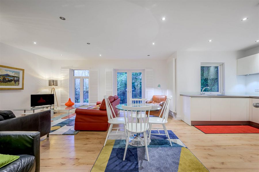 Flat 2 Holyrood Manor