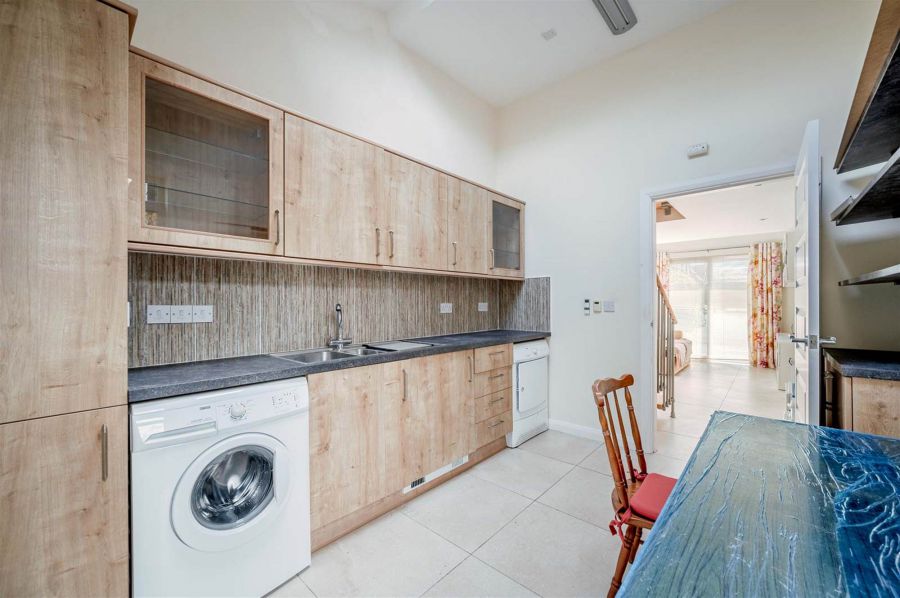 10 Clonallon Court