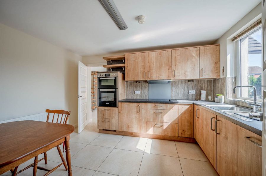 10 Clonallon Court