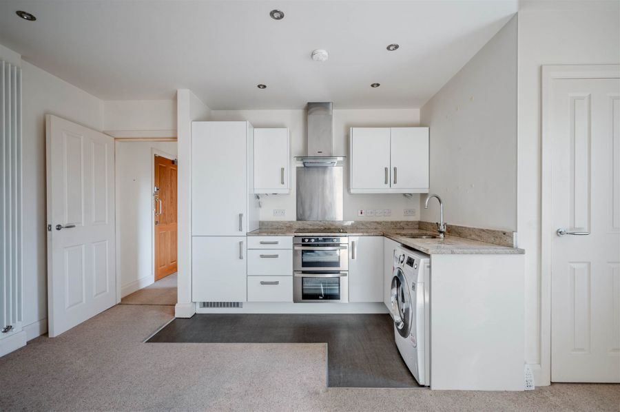 Apartment 39 Sandown Manor