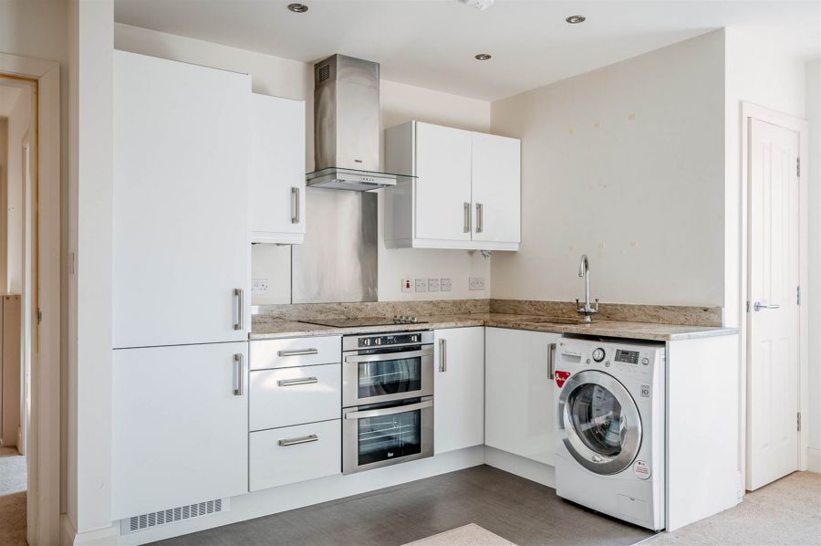 Apartment 39 Sandown Manor