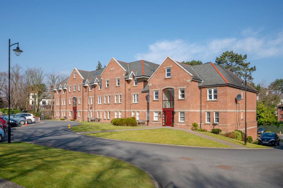 Apartment 39 Sandown Manor