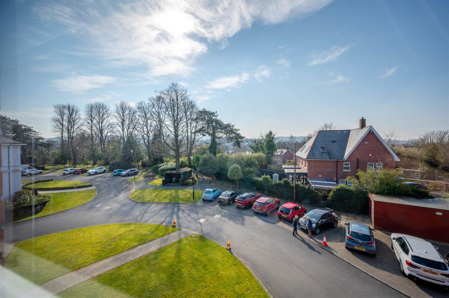 Apartment 39 Sandown Manor