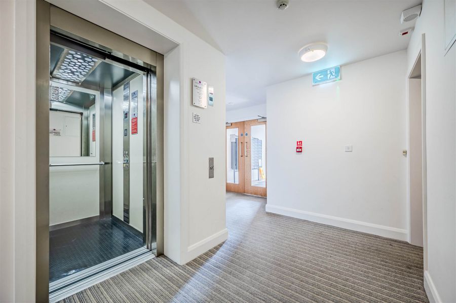 Apartment 39 Sandown Manor