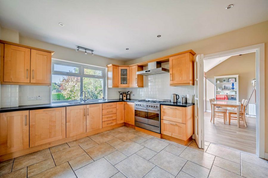 10 Wilshere Drive