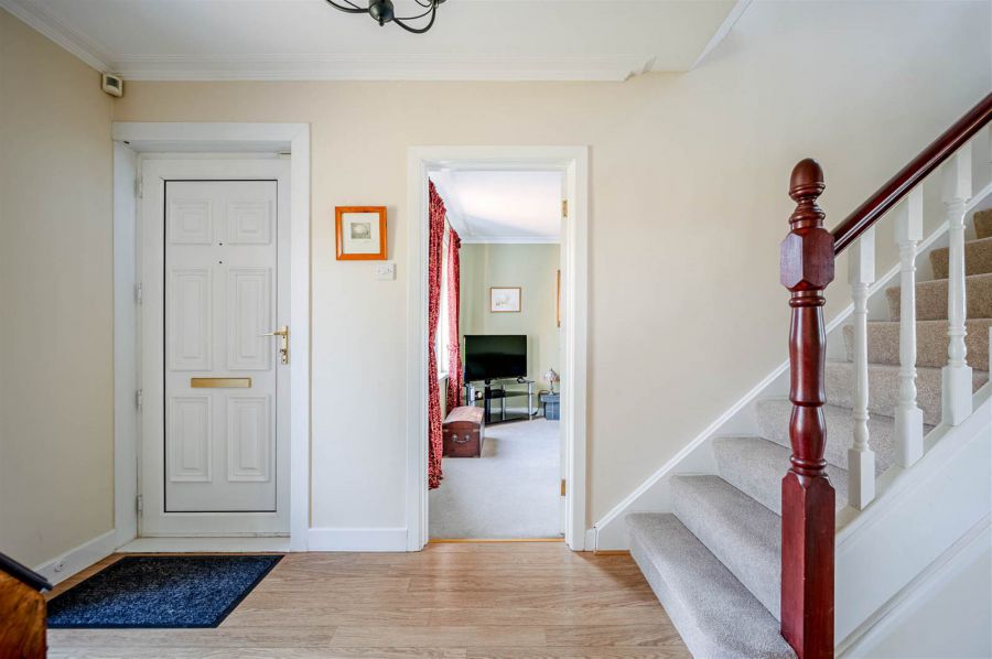 10 Wilshere Drive
