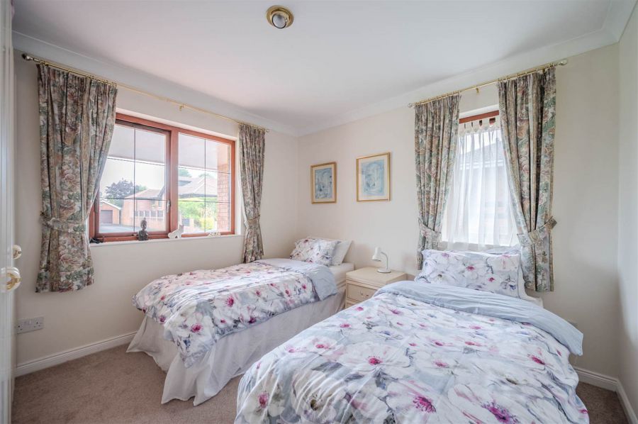 1 Knightsbridge Manor