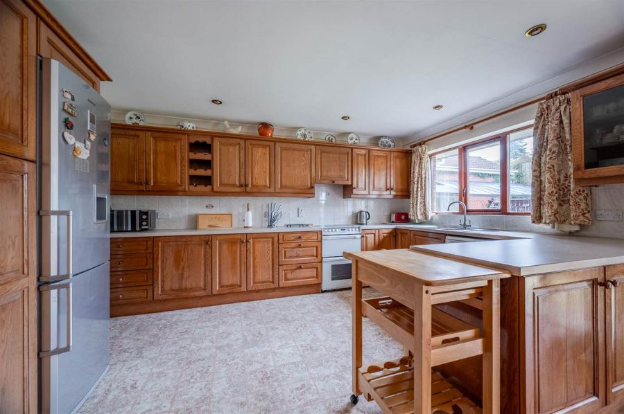 1 Knightsbridge Manor