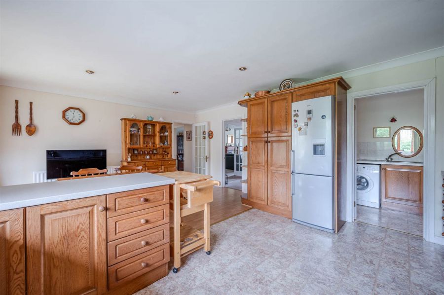 1 Knightsbridge Manor
