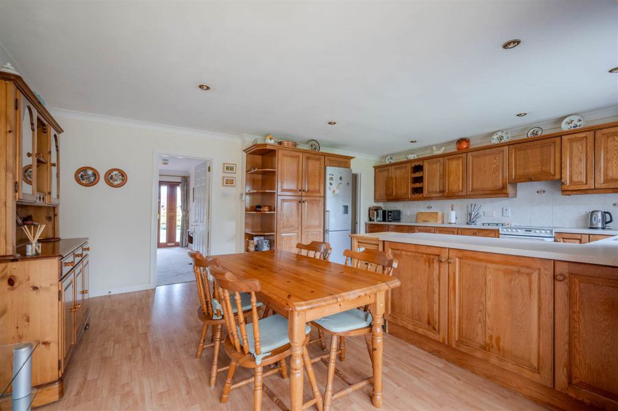 1 Knightsbridge Manor