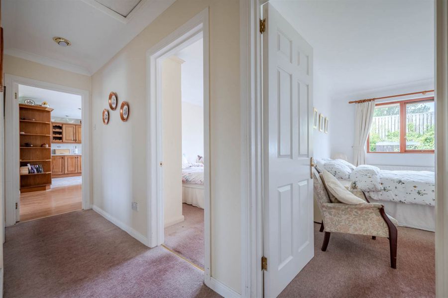 1 Knightsbridge Manor