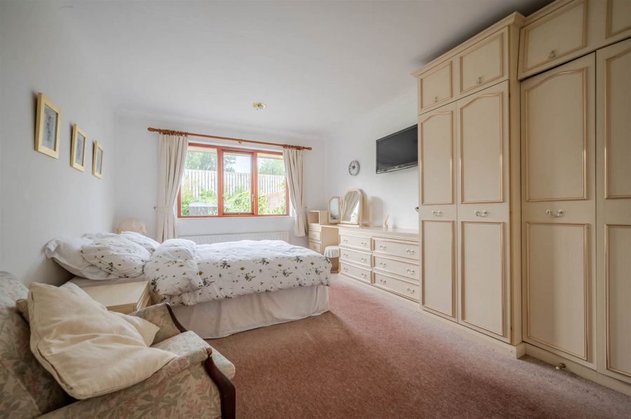 1 Knightsbridge Manor