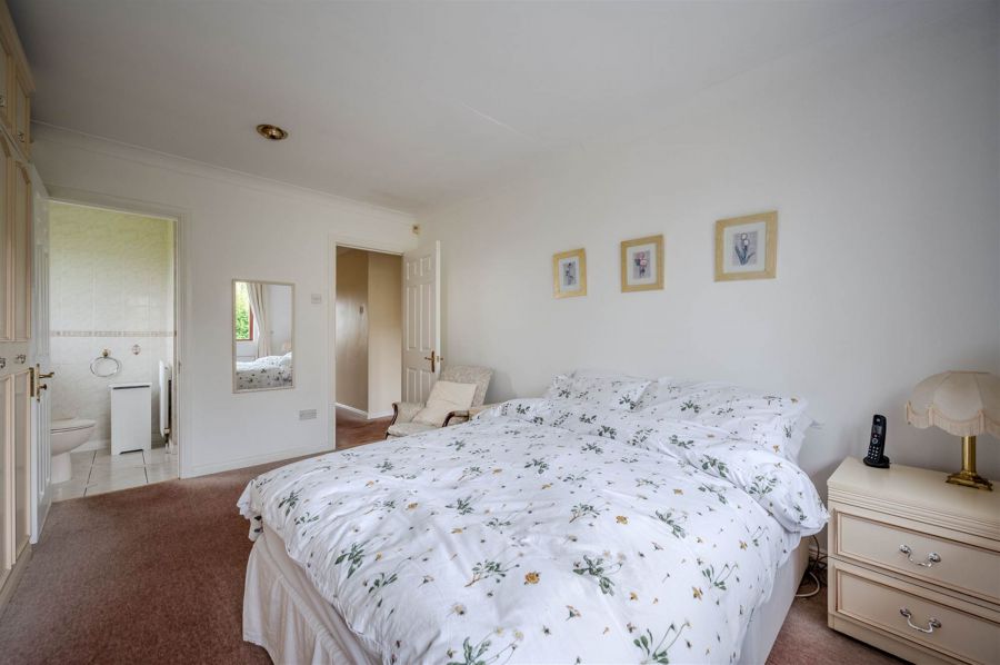 1 Knightsbridge Manor