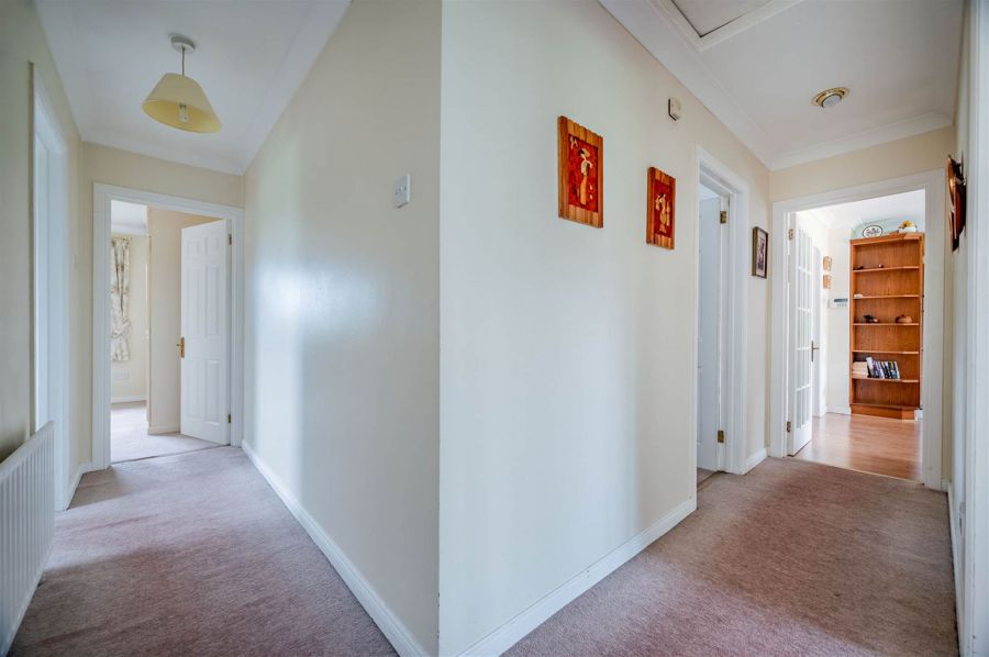 1 Knightsbridge Manor