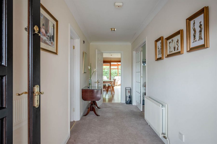 1 Knightsbridge Manor