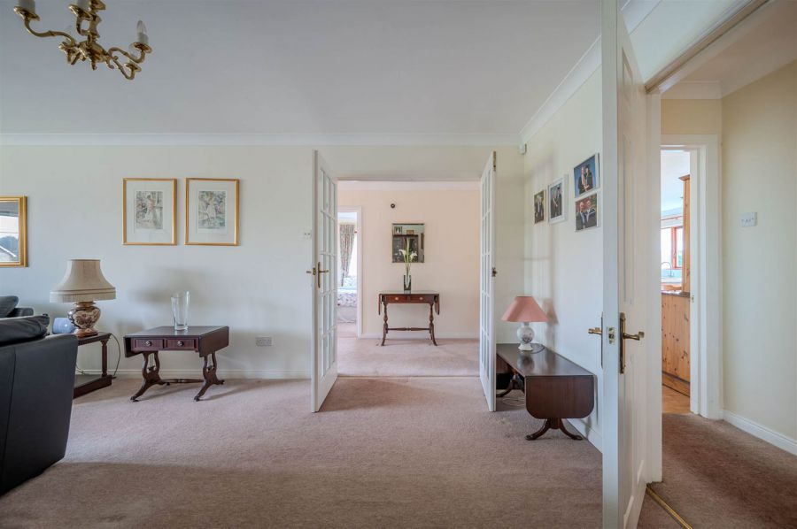 1 Knightsbridge Manor