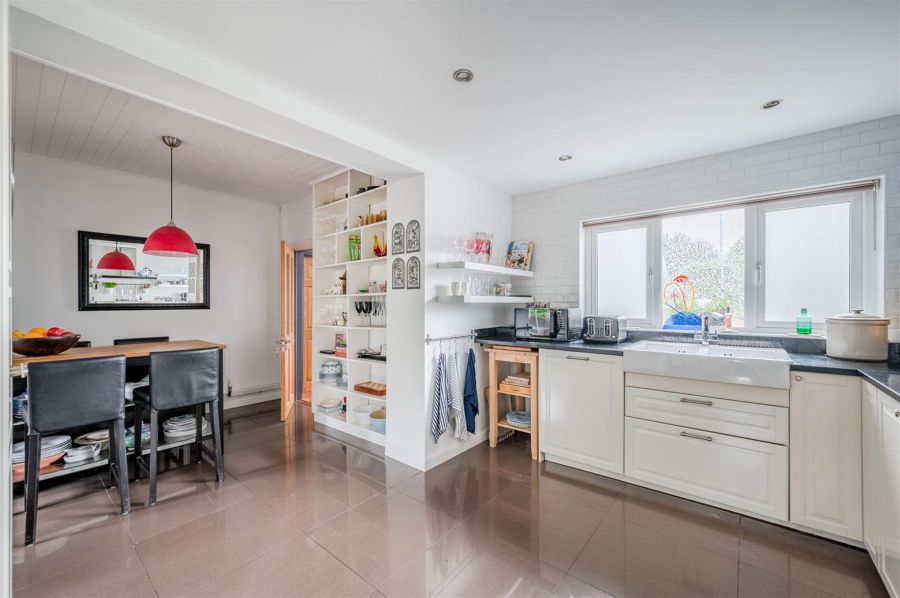 90 Castlehill Road