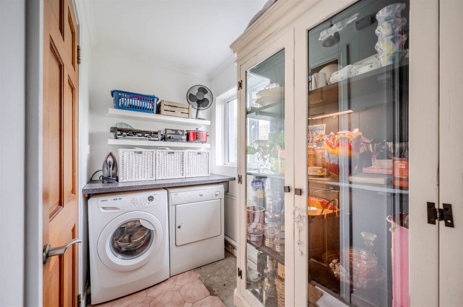 90 Castlehill Road