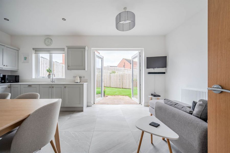 13 Castlegowan Crescent