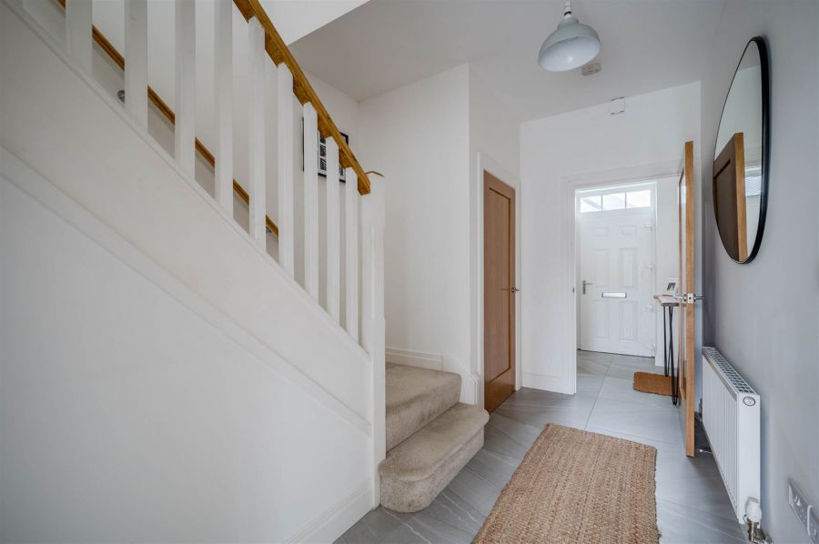 13 Castlegowan Crescent
