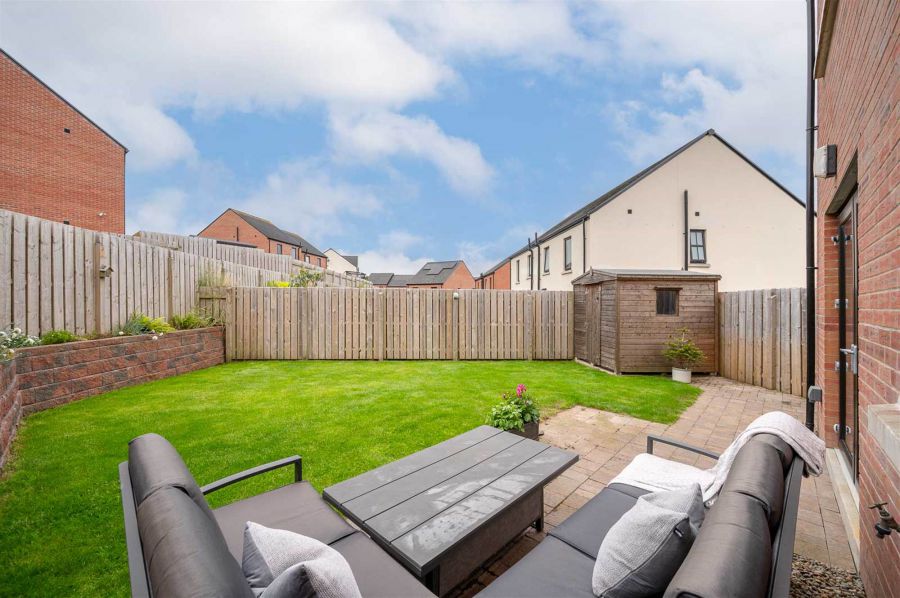 13 Castlegowan Crescent
