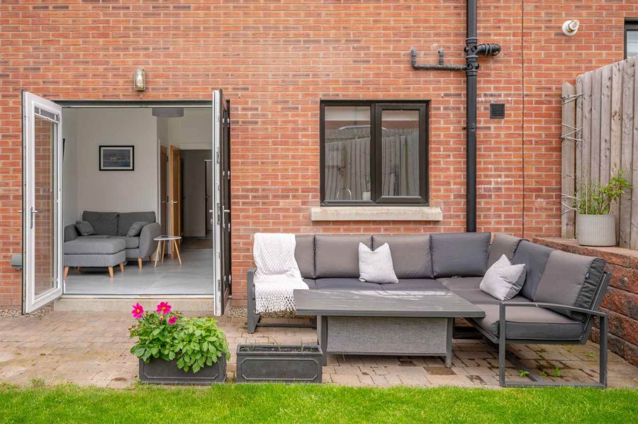 13 Castlegowan Crescent
