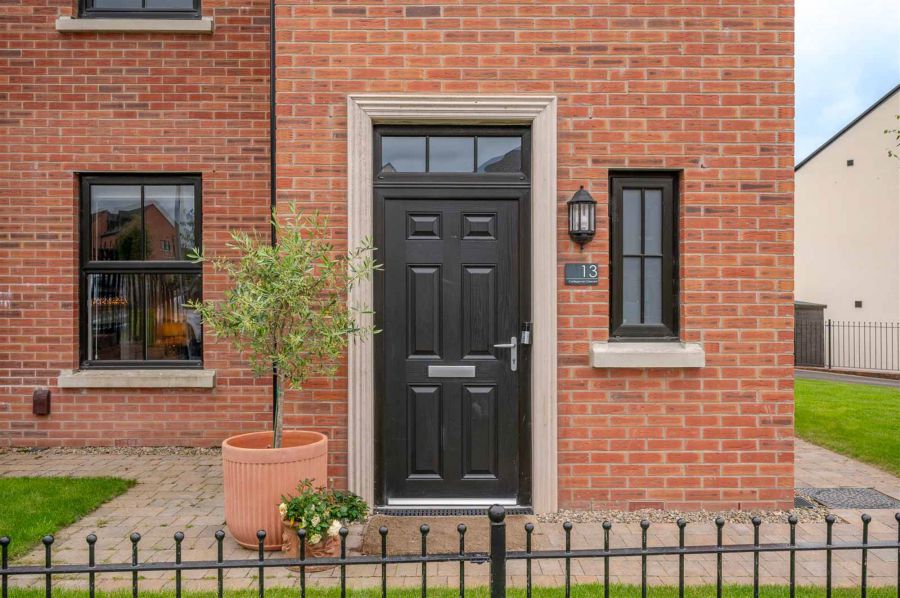 13 Castlegowan Crescent