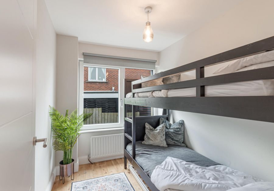 2 Kintyre Avenue