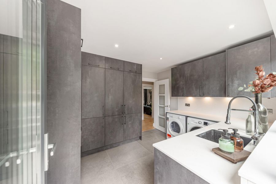 2 Kintyre Avenue