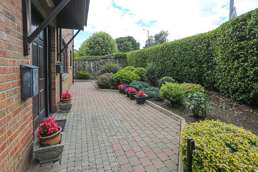 Apartment 1 Arlee Mews