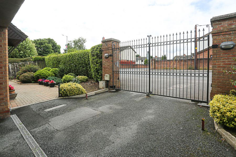 Apartment 1 Arlee Mews