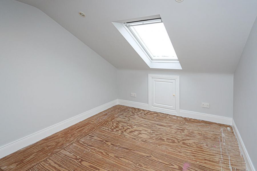 32 Hillview Place