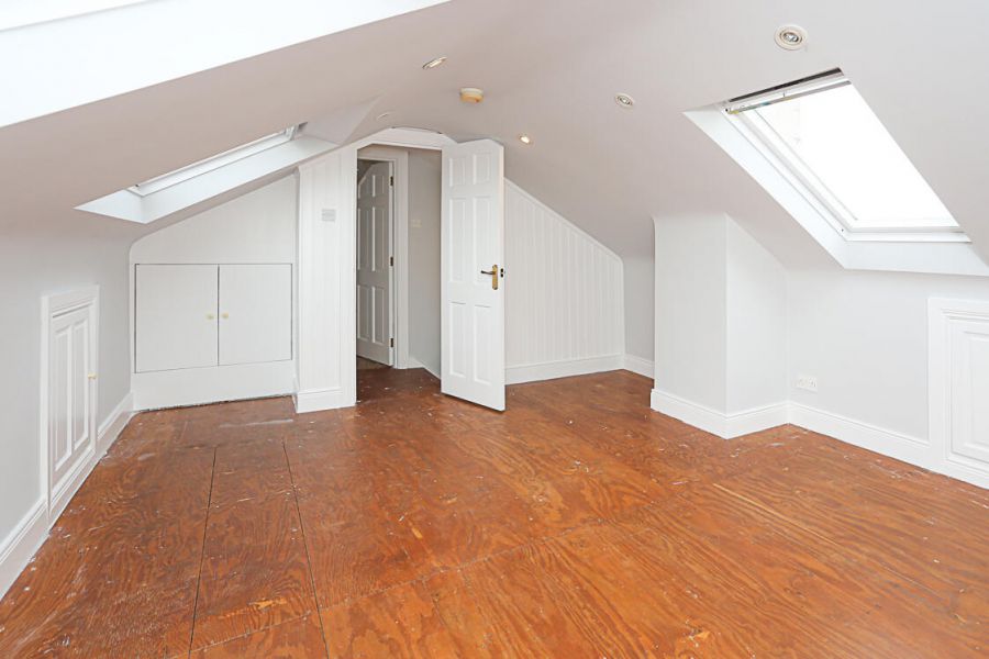 32 Hillview Place