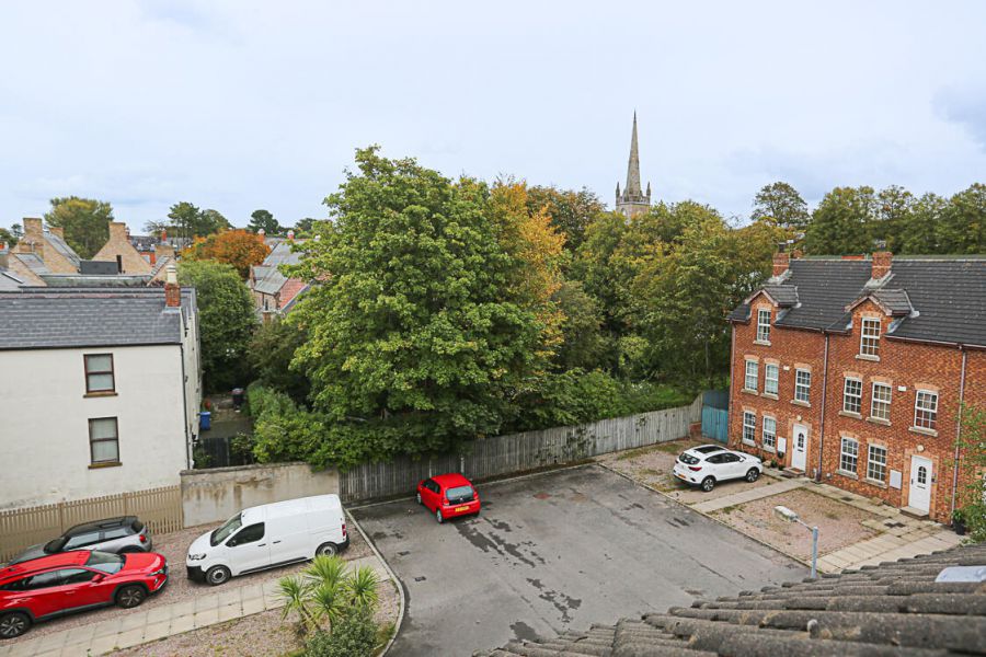 32 Hillview Place