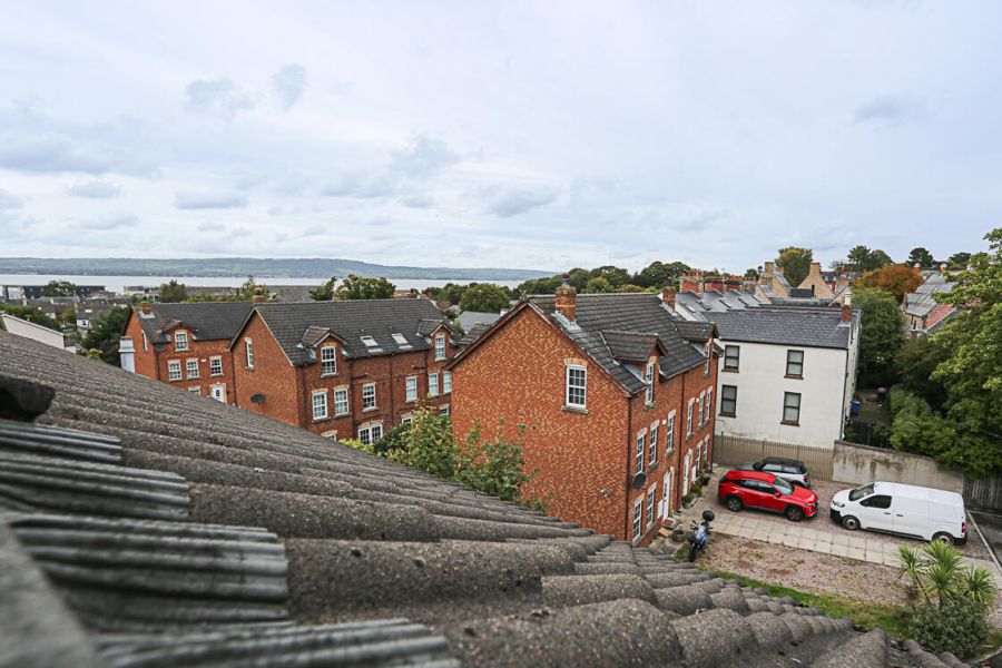 32 Hillview Place