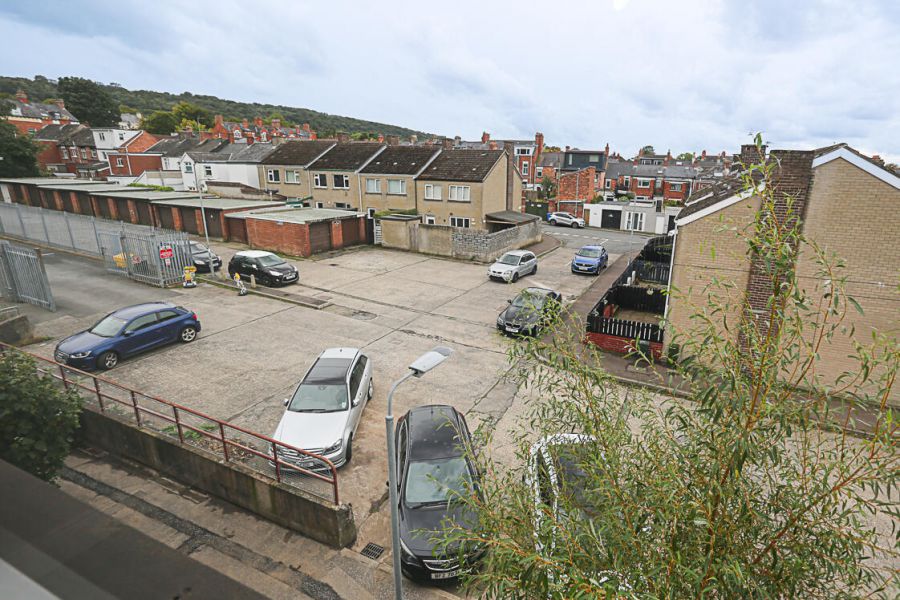 32 Hillview Place