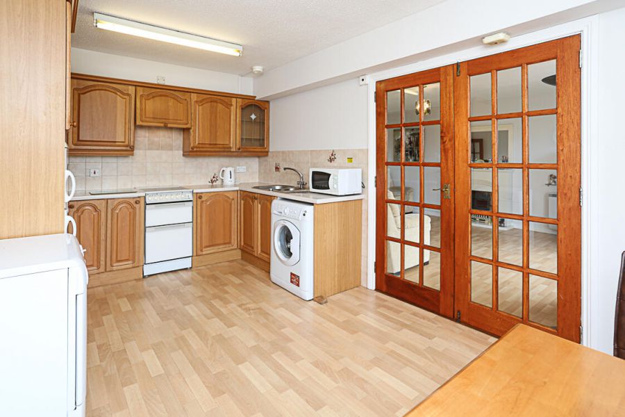 8 St Helens Court