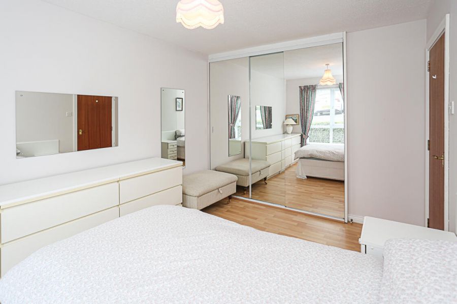8 St Helens Court