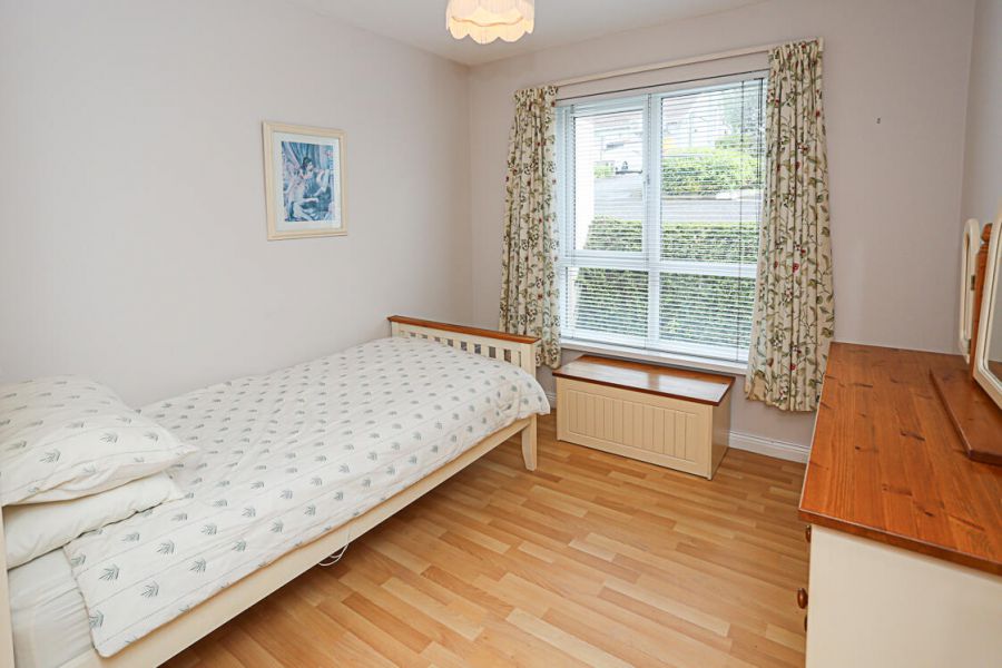 8 St Helens Court