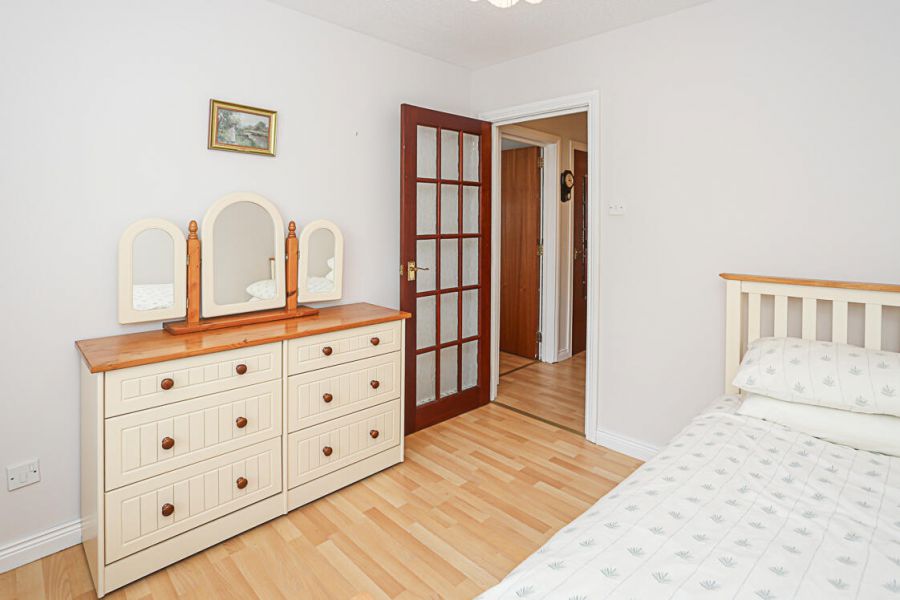 8 St Helens Court