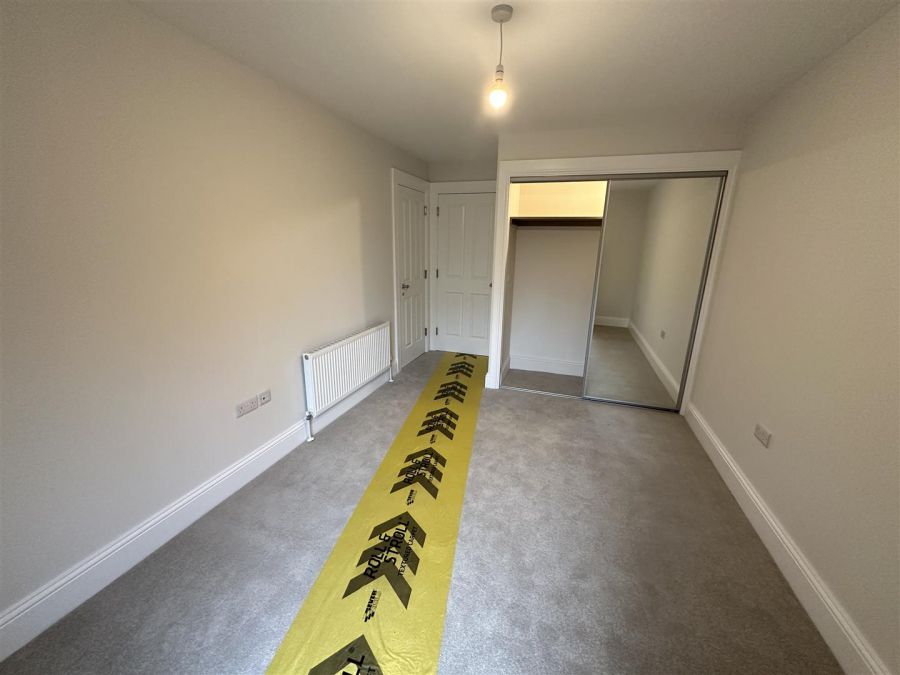 21 Byron Halt