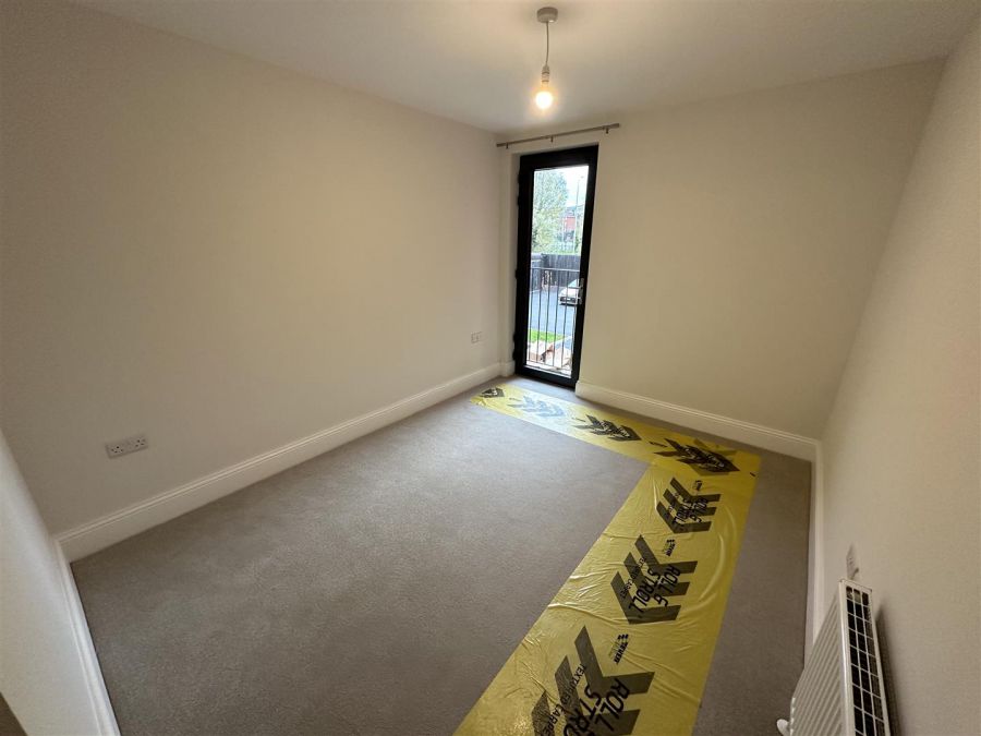 21 Byron Halt
