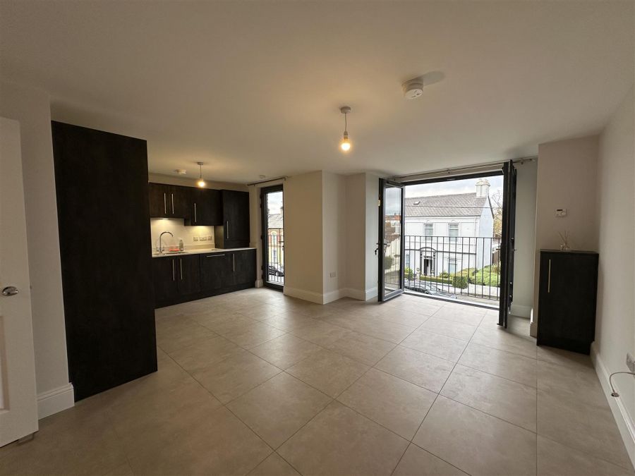 21 Byron Halt