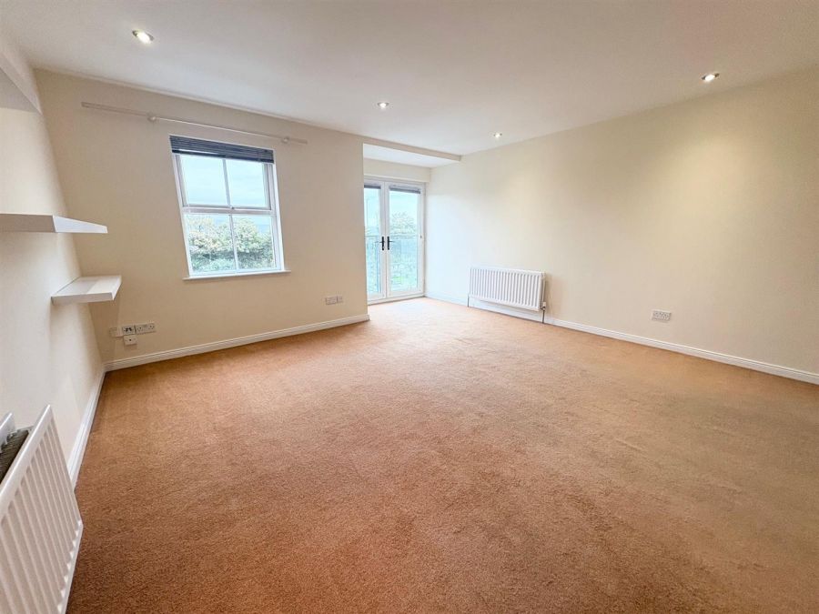 15 Priory Manor