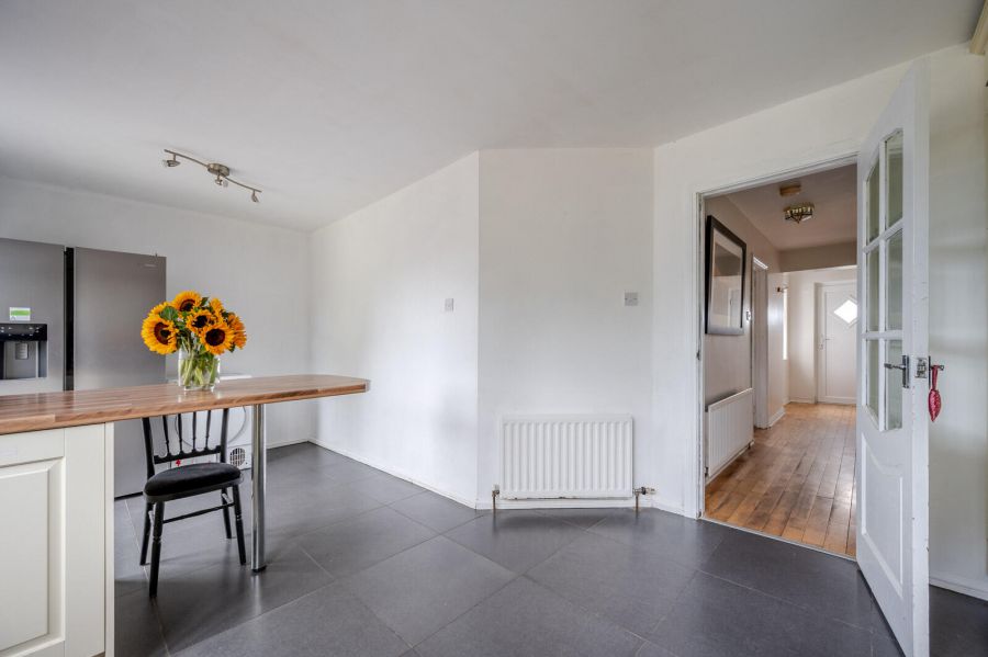 6 Churchland Close