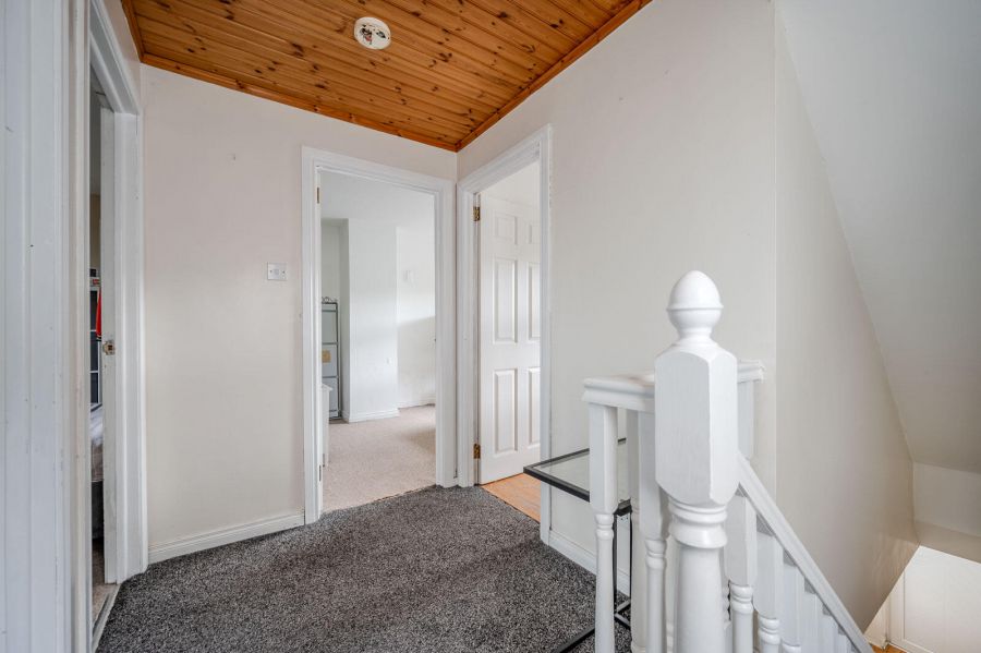 6 Churchland Close