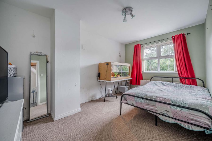 6 Churchland Close